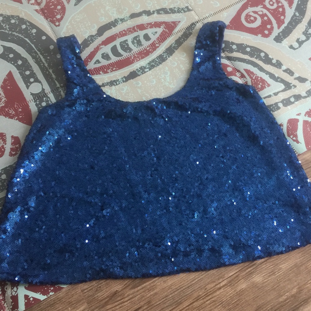 Guess top